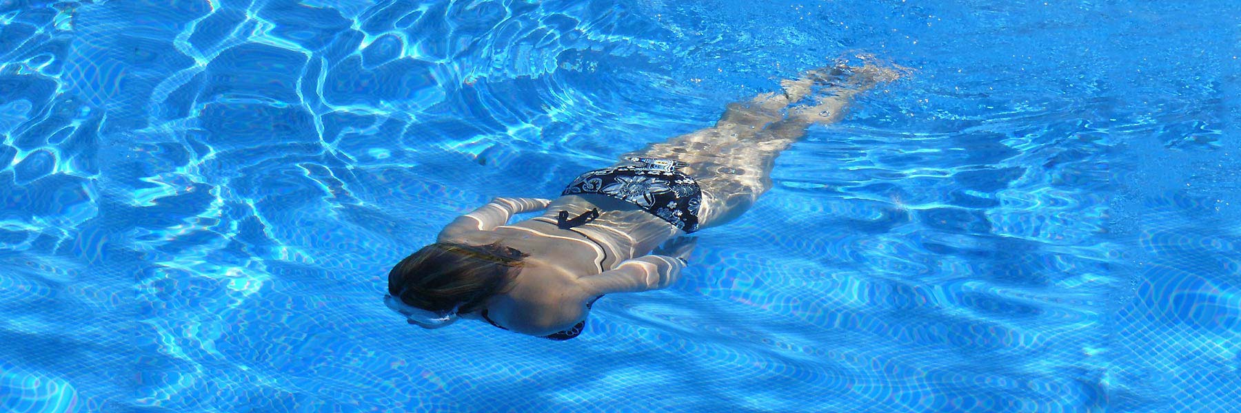 Contact Laure, pool maintenance : Contacter Laure, entretien piscine